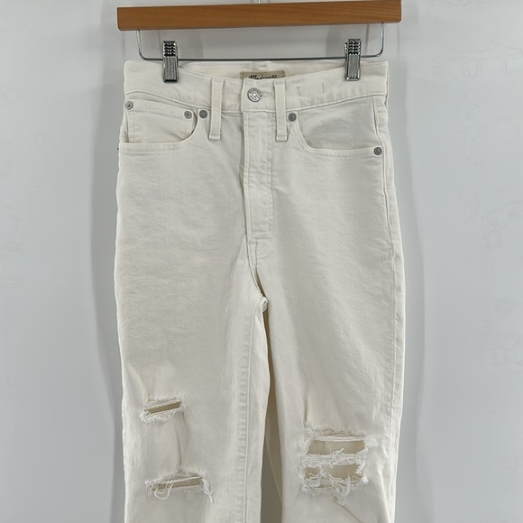 Madewell The Perfect Vintage Straight Jean in Tile White: Ripped-Knee Edition 24 - Picture 5 of 10